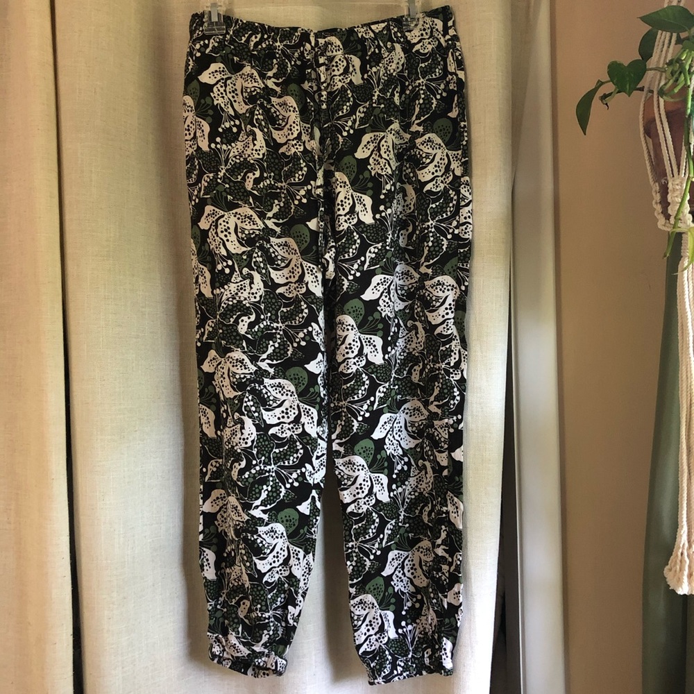 Uniqlo Light Flowy Print Pants | Size Large